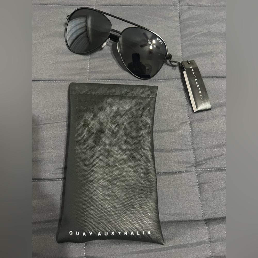 Quay sunglasses - Picture 2 of 3